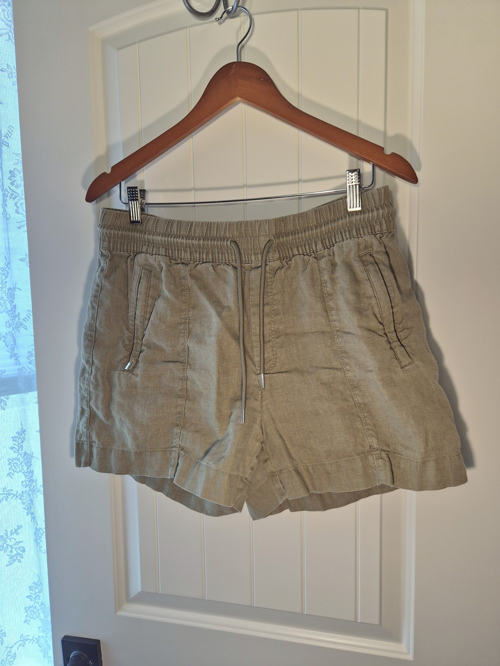 Athleta Retreat Linen Mid-Rise Shorts - Cacti Sz M